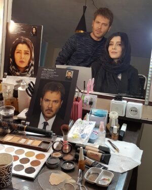 Sare Bayat Instagram - نکیسا و رستای قصه دل🌹

کارگردان:منوچهر هادی
طراح گریم‌: امید گل زاده 
اجرای گریم:عاطفه تهرانی
@manouchehrhadii
@kooroshtahami
@omidgolzadeh  @atefeh_roozbeh_tehrani @sepidehkazemii
