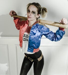 A.J. Cook Instagram - #halloween #mood #harleyquinn 🎃🧡