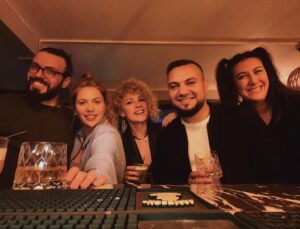 Açelya Topaloğlu Instagram - O zaman… iyi ki doğdun Serkaaann 🫶🎉🧡