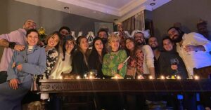 Açelya Topaloğlu Instagram - Yeni yaşıma böyle girdim. İyi ki varsınız 🧡#37 #tb