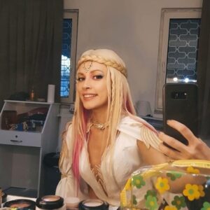 Açelya Topaloğlu Instagram - Betüş’üm ☺️🧚 🪄  #sihirliannem #tb :)🧝‍♀️