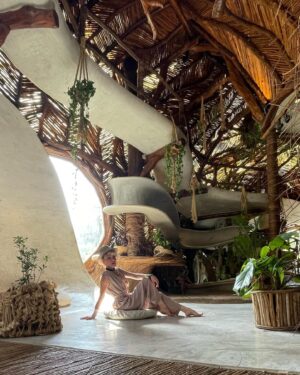 Açelya Topaloğlu Instagram - 🧡 #followyourdreams #azuliktulum #sferiktulum