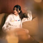 Aadhya Anand Instagram - Sitting pretty🦢 Outfit - @benetton @benetton_india Edited by - @omkarnaik__ #aadhyaanand #aadhya_anand #mi