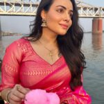 Aanchal Munjal Instagram - Started Day 1 of city promotions for #Mandali on Day 1 of Navratri in Varanasi !!! 😍❤️ #JaiMataDi 🧿🌟