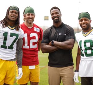 Aaron Rodgers Instagram - Family Night @lambeaufield #