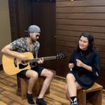 Aastha Gill Instagram - Some songs will never ever get old 💛 __ 🎸 - @chezinofficial #aastha #aasthagill #agog #agogians #singer #artist #explore #exploremusic