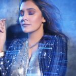 Aastha Gill Instagram - Blue is the colour this season 💙 — Hair and Makeup by @cashmakeupartistry Shot by @shutterstrings — #aasthagill #agog #artist