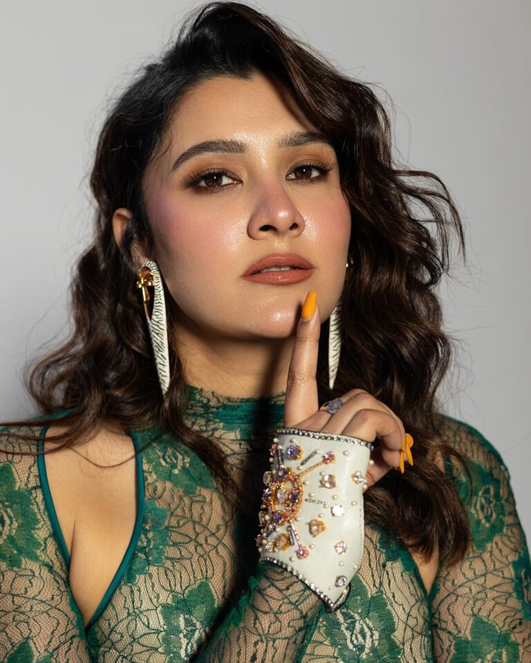 Aastha Gill Instagram - 🤔💚 Styling - @stylenmua Outfit - @rheapillairastogi Jwellery- @outhouse Hair - @hairstylist_jennny Makeup- @cashmakeupartistry 📸- @dinesh_ahuja