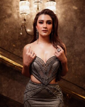 Aastha Gill Instagram - Last Night for @fdciofficial ✨
Wearing Etheria by @shantanunikhil 

Hair and Makeup by @cashmakeupartistry 
Styled by @stylenmua 

#aasthagill #aastha #agog #etheria  #ceremonialcouture #etheriabysn #indiancoutureweek