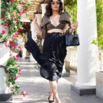 Aastha Gill Instagram - What went down in Udaipur!!! 🍹😅😎 Stylist- @stylenmua Outfit- @siddhartha_tytler Jwellery- @zevarking Hmu - @cashmakeupartistry #AasthaGill #AGOG #udaipurdiaries #rafflesudaipur #natasastankovic #hardikpandya #krunalpandya #yaarkishaadi