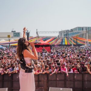 Aastha Gill Instagram - A LIFETIME MEMORY!!!
Thank you so much much Mumbai for all the love!
🥹🥹🥹😍😍😍
#happyholi #aasthagill #agog #aasthagilllive #holiinmumbai #coloursplash