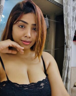 Aayushi Jaiswal Instagram - #goodnight #newpost #insta #instagram #instadaily #instalike #instamood #instafashion #instaphoto #viral #viralpost #trending #comments #staytuned #followformore