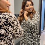 Aayushi Jaiswal Instagram - Toh Finally Ye Raha Hamara Mohammad Ali Road Ka Tour Comment Kar K Batao Kaisa Hai 😍😍