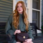 Abigail Cowen Instagram - No better way to take a little break from filming, than with @loropiana 💼 #LoroPiana #LoroPianaGhieraBag #InPartnershipWithLoroPiana