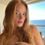 Abigail Cowen Instagram - can only go in the sun like once a year so naturally i take lots of pics to savor the rare occasion. :’) 👩🏻‍🦰💋😘