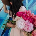 Abigail Spencer Instagram - Merry month of May. 🌺🌸🌷. @countylineflorals 📷 @stephanieschuster