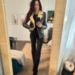 Abigail Spencer Instagram - Let them eat cake. 🍰