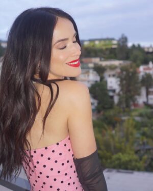 Abigail Spencer Instagram - Smooth operator. 💋 

📷 @valeriaferreiramakeup