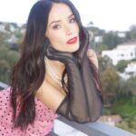 Abigail Spencer Instagram - Smooth operator. 💋 📷 @valeriaferreiramakeup