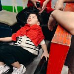 Acha Sinaga Instagram - Akhirnya bisa jalan ke mall abis liat sekolah buat Luke, Kenan di rumah dulu karena kita semua baru sembuh dari flu. Slide terakhir anak Ostrali tegang baru pertama kali di-keramasin di salon 🤭