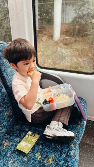 Acha Sinaga Instagram - Sarapan di jalan versi Lucas, 3 tahun 👦🏻
