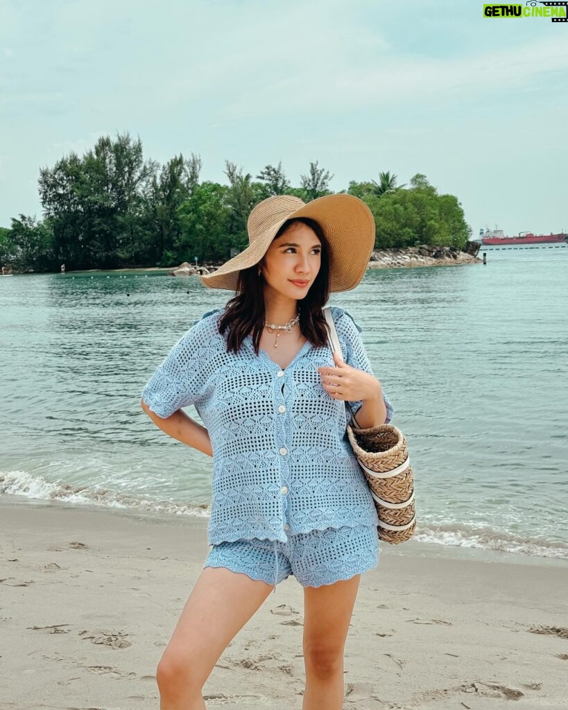 Acha Sinaga Instagram - Some of my fave captures from Singapore trip in @sentosa_island 🏝️👒🐿️