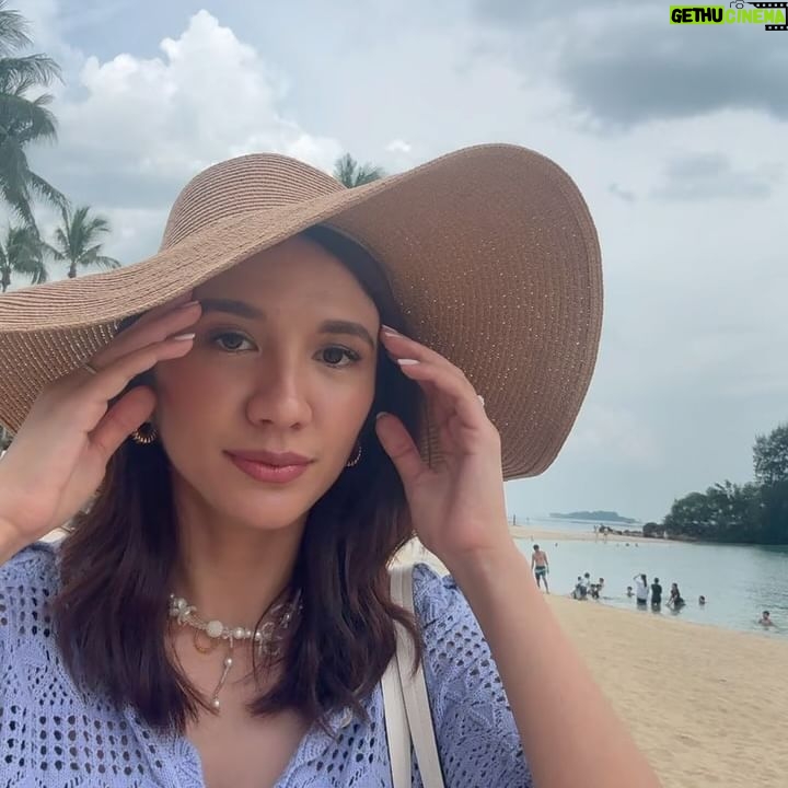 Acha Sinaga Instagram - Some of my fave captures from Singapore trip in @sentosa_island 🏝️👒🐿️