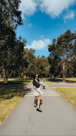 Acha Sinaga Instagram - Akan kangen banget bawa anak-anak main ke taman, bakar energi mereka sampe habis di playground, apalagi cuacanya Sydney 🥹💙