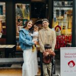 Acha Sinaga Instagram - Apapun yang lagi kamu pengenin, selain berusaha jangan lupa berdoa karena Tuhan denger setiap doa dan kerinduan hati yg kita panjatkan 🫶🏼 📍Ayam Penyet Ria CBD, 397 Kent Street, Sydney.