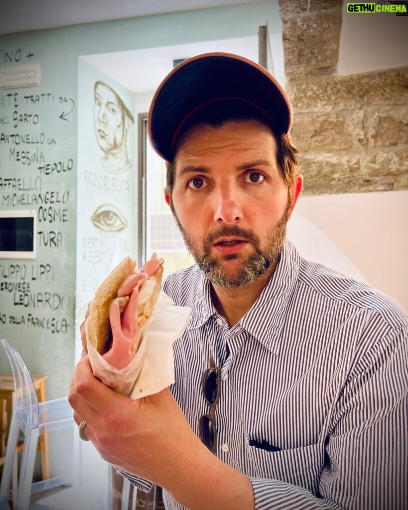 Adam Scott Instagram - Il panino più delizioso della mia vita è stato mangiato al @inopanino di Firenze…