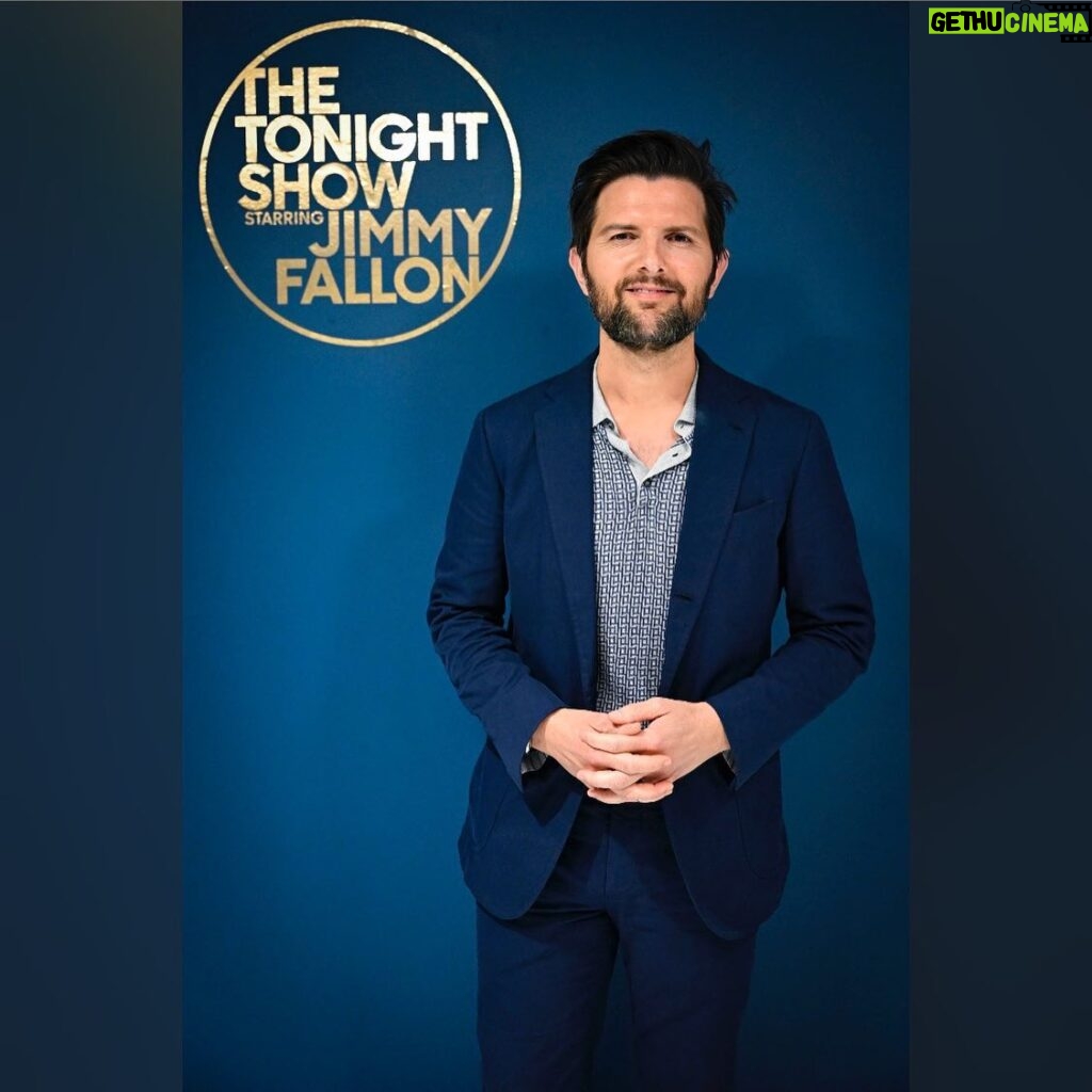 Adam Scott Instagram - So excited to be on @fallontonight tonight along with @dakotajohnson & @carrieunderwood talking about #Severance and of course, Al Pacino.