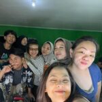 Adhisty Zara Instagram - beberapa foto bts shooting film “MUNKAR” yg akan tayang besokkk!!!! siap gak nontonnyaa?😜