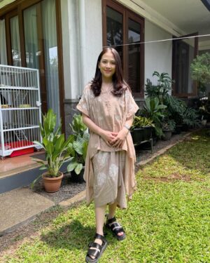Adhisty Zara Instagram - Selamat lebaran!!! Maaf lahir batin ya💝 (kurang anak pertama gi sakiedh)