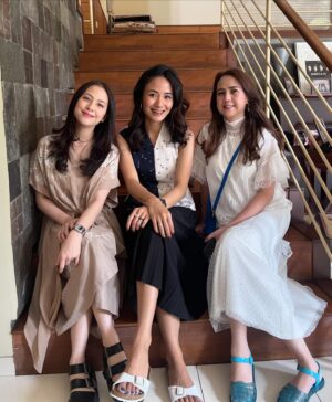 Adhisty Zara Instagram - Selamat lebaran!!! Maaf lahir batin ya💝 (kurang anak pertama gi sakiedh)