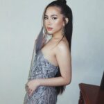 Adhisty Zara Instagram - “MUNKAR” tayang 7 feb 2024! NONTON YAAAAAAA! - Thank you semua selalu support, sayaaang kalian semua🤍 styled by: @ivanteguhsantoso dress by: @maisonbaazcouture make up by: @archangelachelsea