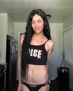 Adore Delano Instagram - 🖤 When all that’s clean is a jockstrap #laundry