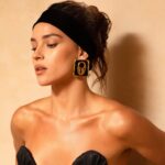 Adria Arjona Instagram - @schiaparelli 🖤🖤