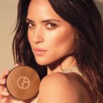 Adria Arjona Instagram – For an instant glow. Introducing the new sunlit LUMINOUS SILK BRONZING POWDER, which captures the feeling of basking in the summer sun through it’s ultra-smooth texture and long-lasting wear to deliver an all-over Mediterranean glow. 

#Armanibeauty #LuminousSilk #AdriaArjona #Makeup #Bronzer #SummerMakeup