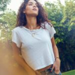 Adria Arjona Instagram - Locked in with @tiffanyandco #TiffanyLock #TiffanyPartner 🩵