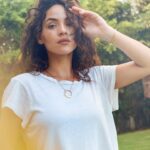 Adria Arjona Instagram - Locked in with @tiffanyandco #TiffanyLock #TiffanyPartner 🩵