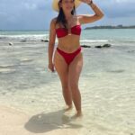 Adriana Fonseca Instagram - Si vas a tirar la toalla, que sea en la playa! ______ Las playas mas hermosas, solo en mi México… If you’re gonna throw the towel, let it be on the beach! The most beautiful beaches, only in my Mexico… . . #travel #lifestyle #cute #latina #Mexico #rivieramaya #veracruz