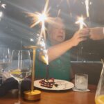 Adriana Fonseca Instagram - Love is the answer… ______ 1-🩵 by @eduardolucerola 2-Mi suegris @enriquecalderons en su pumple 3-agradeciendo 4-pose pose en el camino 5-La fam 6-love is love 7-mi cuñis @landerauch 8-suegris feliz 9-las mañanitas 10-bumerán del cuñis… . . . . . #happybirthday #suegro #playadelcarmen #lifestyle #fashion