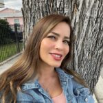 Adriana Fonseca Instagram - Gracias Marzo! ______ Foto 1: Lista para ir al lunch de mi cumple, con mis niñas. 2: En camino al concierto de @badbunnypr con mi top @eduardolucerola que me invito @lucychaparroo 3: Llendo a una cita. 4: En CDMX, en camino al velorio y luego la misa de nuestro @nicandrodiazof 5: Un drink en mi fiesta de cumple. 6: Sorpre que me organizo mi hubby @ikercal 7: Regresando de Phoenix, de la apertura @pattysbeautysalon 8: Saliendo de Pilates, camine dos horas… 9: Con mi agenda 2024, yo de 🤓 10: con el hermoso ramo de @jheventsflowerdesign Thank you March! Photo 1: Ready to go to my birthday lunch with my girls. 2: On my way to the bad bunny concert with my top Eduardo Lucero who was invited by Lucy Chaparro. 3: Heading to a date. 4: In CDMX, on my way to the wake and then the mass for our nicandrodiazo. 5: Having a drink at my birthday party. 6: Surprised by the surprise organized by my hubby. 7: Returning from Phoenix, from the opening of Pattysbeautysalon. 8: Leaving Pilates, walked for two hours... 9: With my 2024 agenda, me as a 🤓. 10: With my beautiful bouquet... . . . . . #march #easter #latina #cute #lifestyle