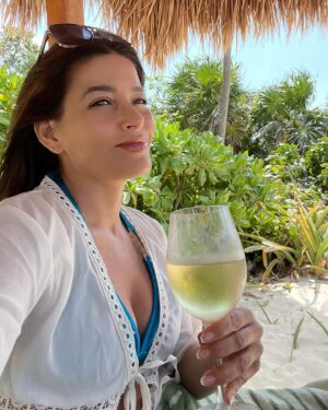 Adriana Fonseca Instagram - Dia tres, en el paraíso…
______
Day three, in paradise...
.
.
.
.
.
#playadelcarmen #travelphotography #sundayfunday #cute #lifestyle #sirena #mermaid
