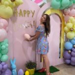 Adriana Fonseca Instagram - ¡Feliz Pascua a todos! ______ Que tu día esté lleno de alegría, amor y dulces sorpresas. 🐰🌷 May your day be filled with joy, love, and sweet surprises. . . . . . #HappyEaster #Easter2022 #SpringtimeJoy #primavera #cute #latina