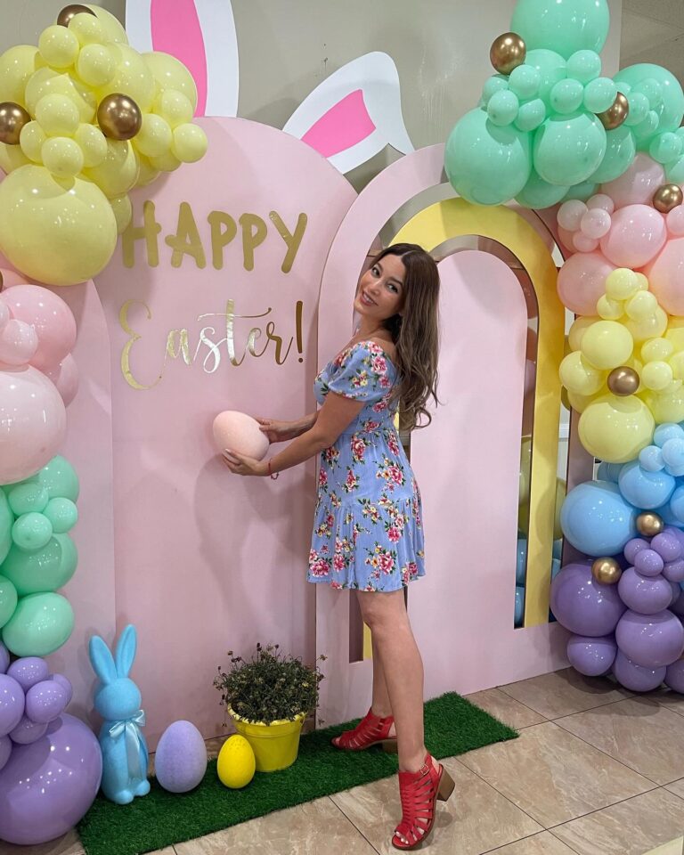 Adriana Fonseca Instagram - ¡Feliz Pascua a todos! ______ Que tu día esté lleno de alegría, amor y dulces sorpresas. 🐰🌷 May your day be filled with joy, love, and sweet surprises. . . . . . #HappyEaster #Easter2022 #SpringtimeJoy #primavera #cute #latina