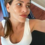 Adriana Fonseca Instagram - Con constancia, disfrute y disciplina, he logrado obtener excelentes resultados en mis rutinas de pilates. ———- Cada día me levanto con entusiasmo para practicar esta disciplina que tanto amo. Me llena de energía y vitalidad, y me ayuda a mantener mi cuerpo y mente en equilibrio. ¡No hay feeling mejor que el de superarse a uno mismo! 💪💜 Consistency, enjoyment, and discipline in my pilates routines have given me excellent results. Every day, I wake up with enthusiasm to practice this discipline that I love so much. It fills me with energy and vitality, and helps me keep my body and mind in balance. There’s no better feeling than surpassing yourself! . . . . . #PilatesLovers #ConstanciaYDisciplina #lifestyle #EquilibrioMenteCuerpo #SúperaciónPersonal #IncredibleResults #LovePilates #MindBodyBalance #PersonalGrowth #cute
