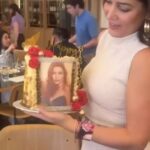 Adriana Fonseca Instagram - Recuerdito, celebrando la vida con mis bff y mas… _______ Celebrating life with my beloved girls and more… Gracias por tanto amor y mis regalos @karlita.cocos @vivabonitobykaren @liliortegaofficial @melinasheran @fridamuro @draedithmunoz @lulytrueba mi gran pastel @lawcota y el super concierto @lucychaparroo . . . . . #memories #tb #birthdaycake #birthdaygirl #cute #latina #celebration
