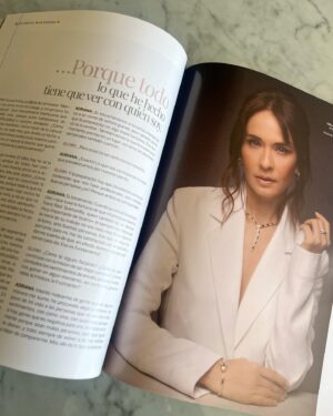 Adriana Louvier Instagram - @glowmx ✨
Si con alguien disfruto platicar es con mi querida @linaglow y está entrevista no fue la excepción,hablamos de la importancia de la privacidad y la autenticidad en medio de esta globalización. Así que gracias Lina hermosa por todo!