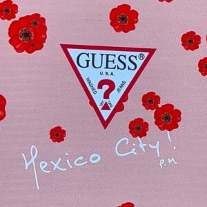 Adriana Louvier Instagram - “No acabarán mis flores” fashion show de @guessmexico presentando su increíble colección primavera 2024 / #LoveGuess #Marcianomoment #Guess 🌼